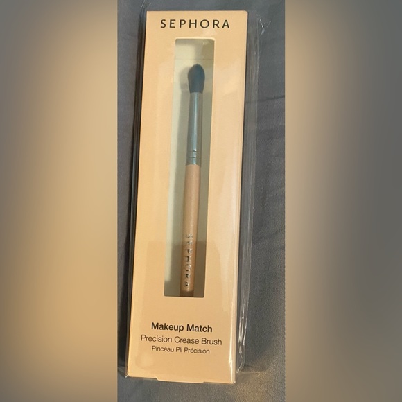 SEPHORA Makeup Match Precision Crease Brush - Picture 2 of 3